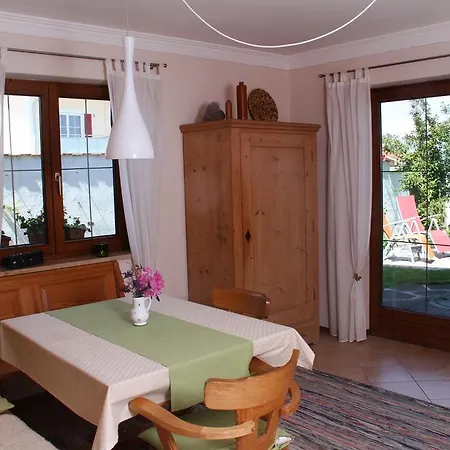 Apartment Ferienwohnung Riesemann Taching am See